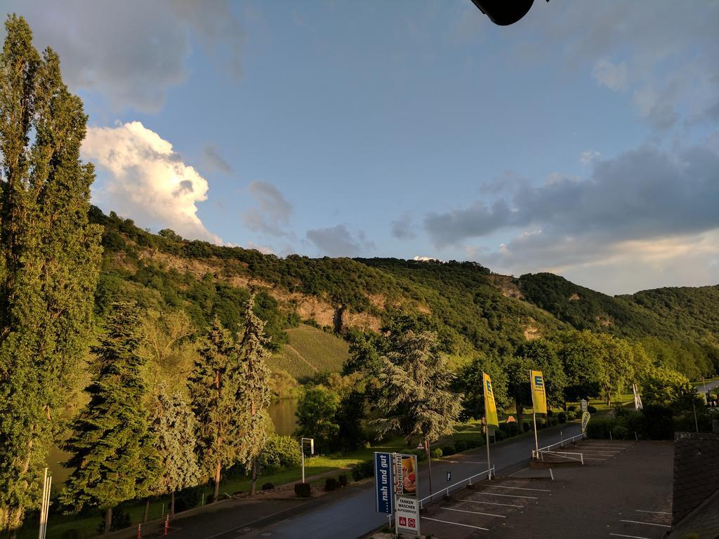 Ferienwohnung "Zum Klosterruinenblick" Kröv Exterior foto